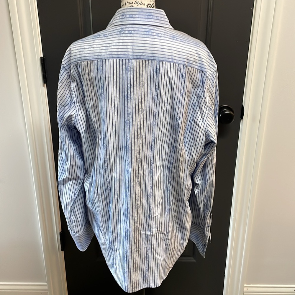 Robert Graham size large button down men’s shirt
055 - Picture 3 of 5